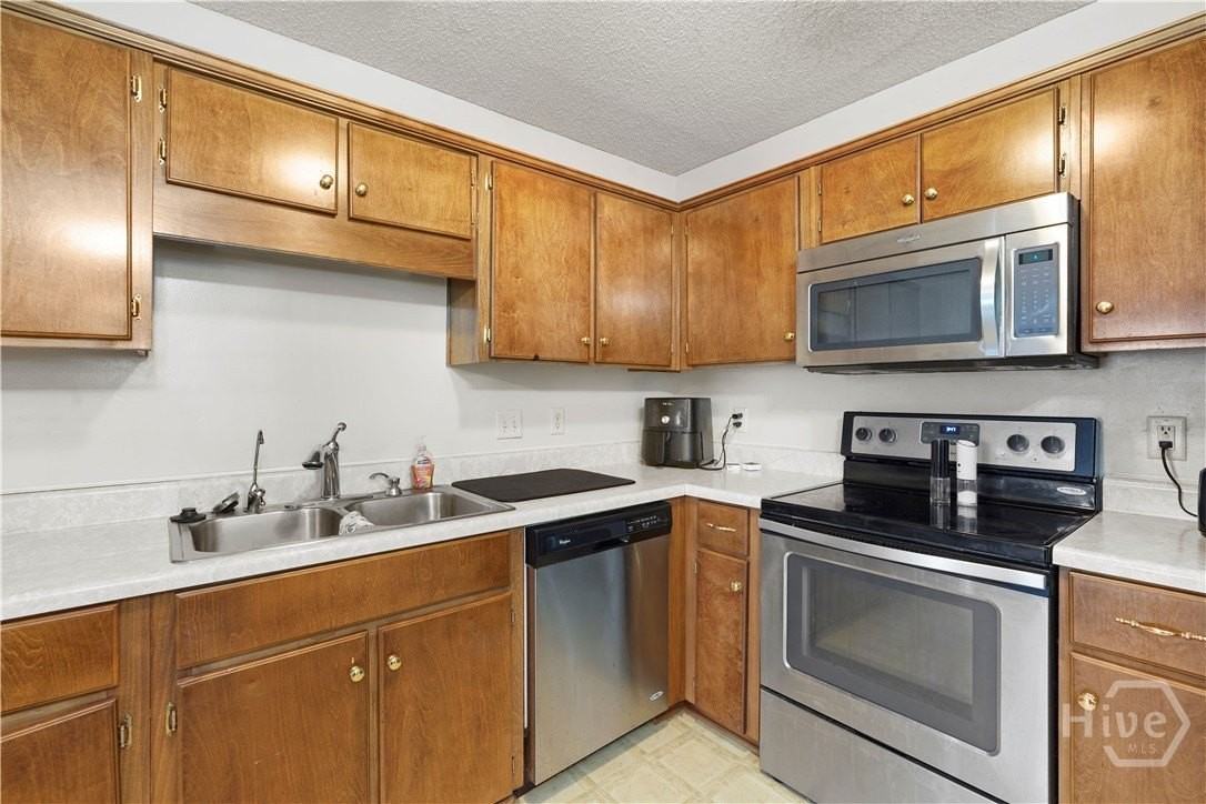 418 Lancaster Loop - Photo 7 of 20