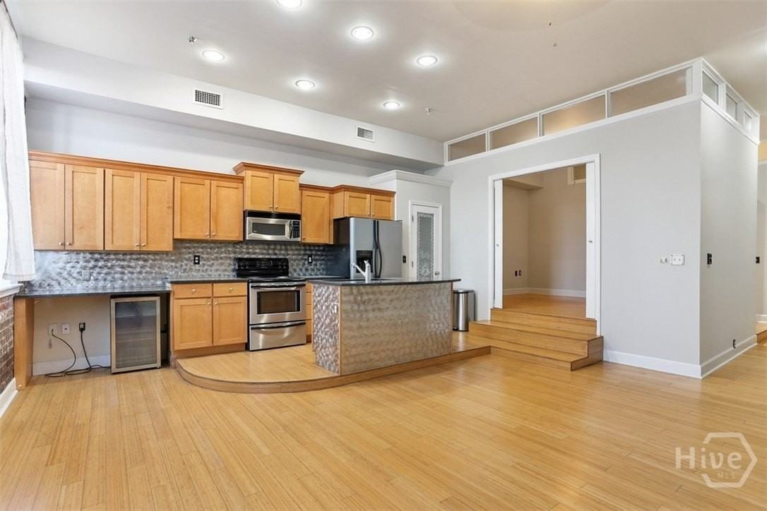 50 Barnard St Apt 203 #203 - Photo 7 of 30