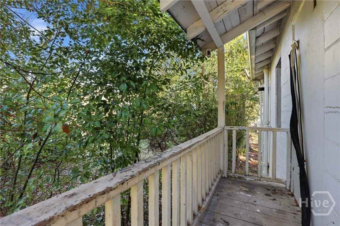 1303 E 33rd Street unit: Upper Carriage House - Photo 4 of 21