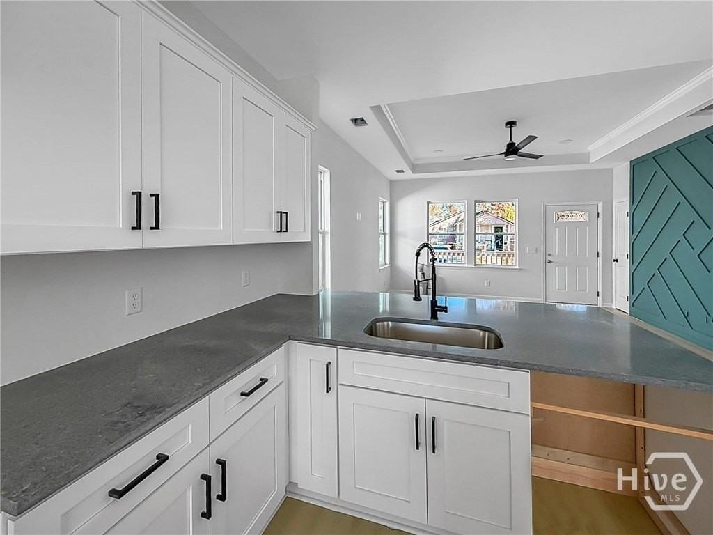 3503 Haslam Ave - Photo 7 of 27