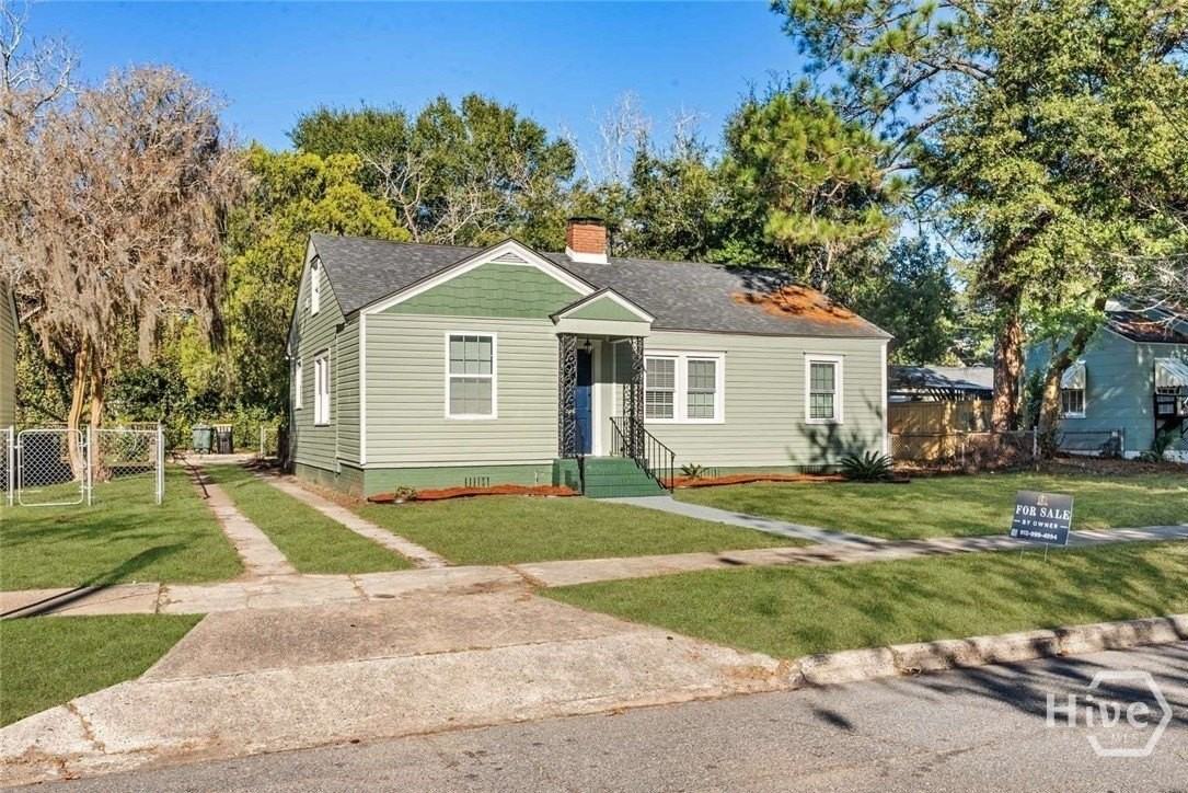 2140 E 42nd St - Photo 3 of 25