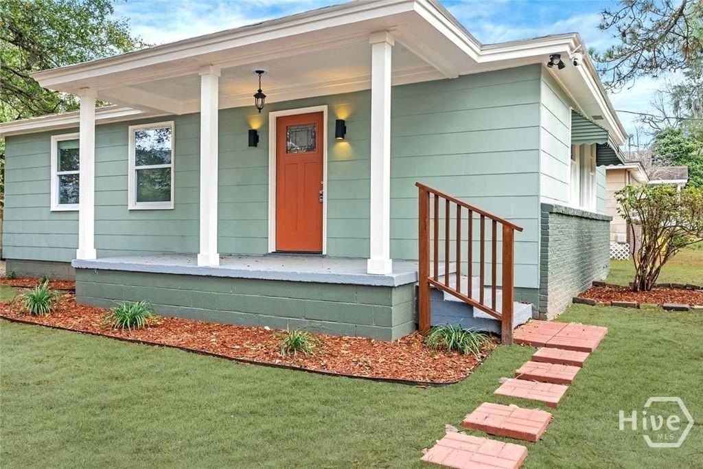 2102 Auburn St - Photo 3 of 18