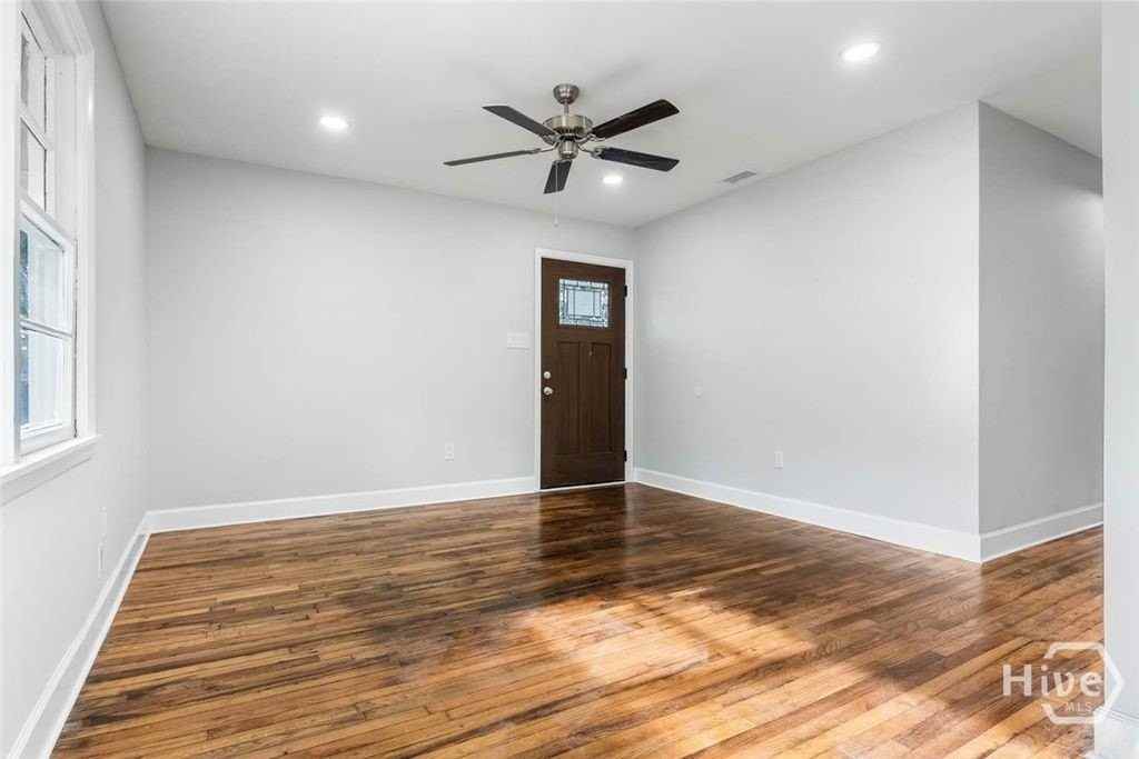 2102 Auburn St - Photo 6 of 18