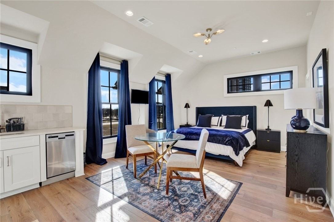 408 Geo Meyer Avenue unit: Carriage House - Photo 5 of 33