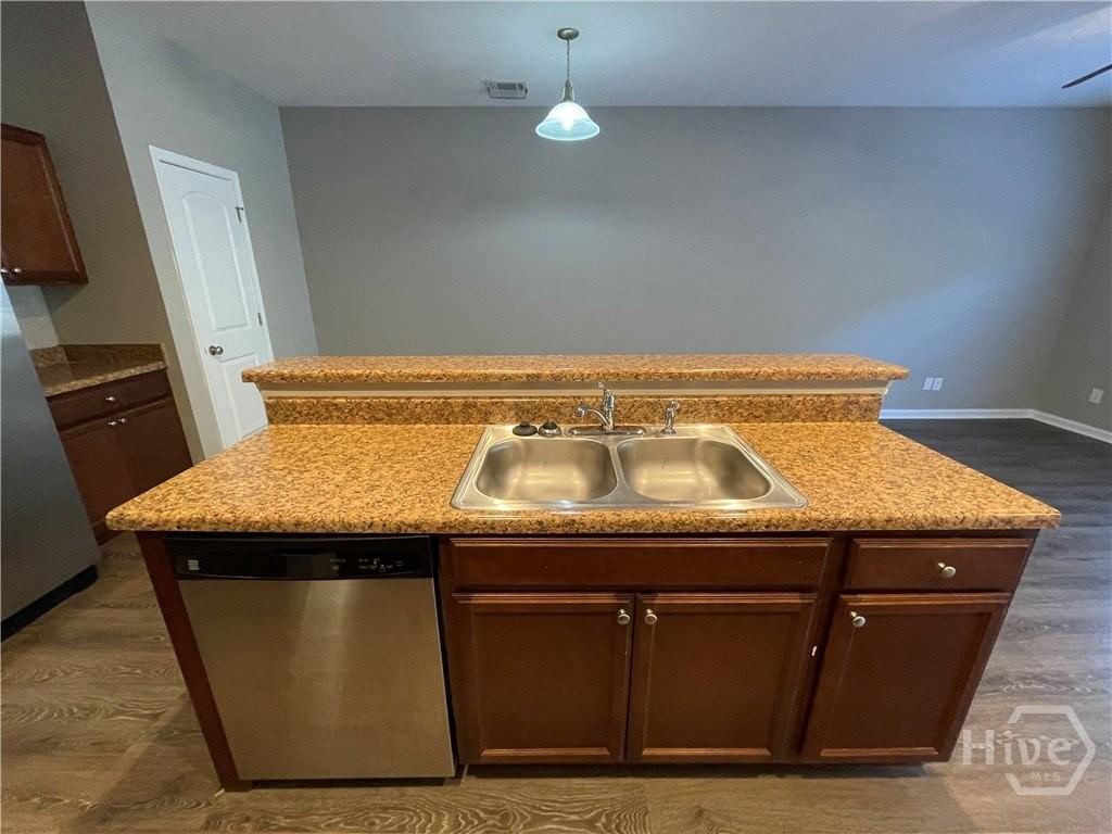 110 Cantle Dr - Photo 4 of 17