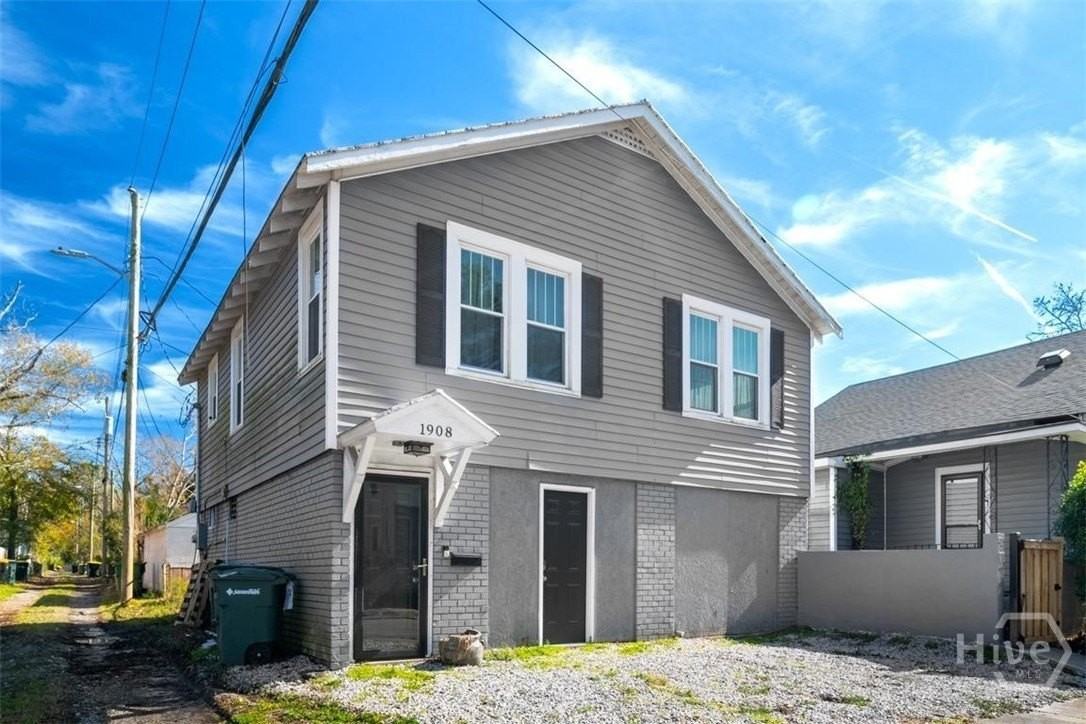 1908 Paulsen St - Photo 2 of 20