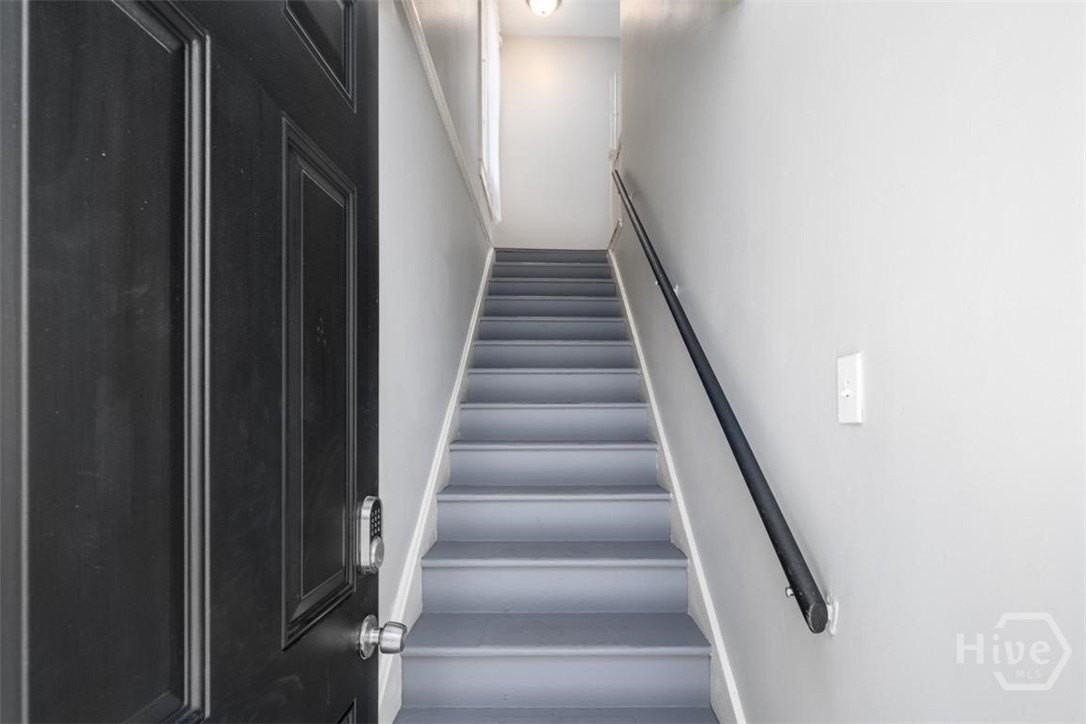 1908 Paulsen St - Photo 4 of 20