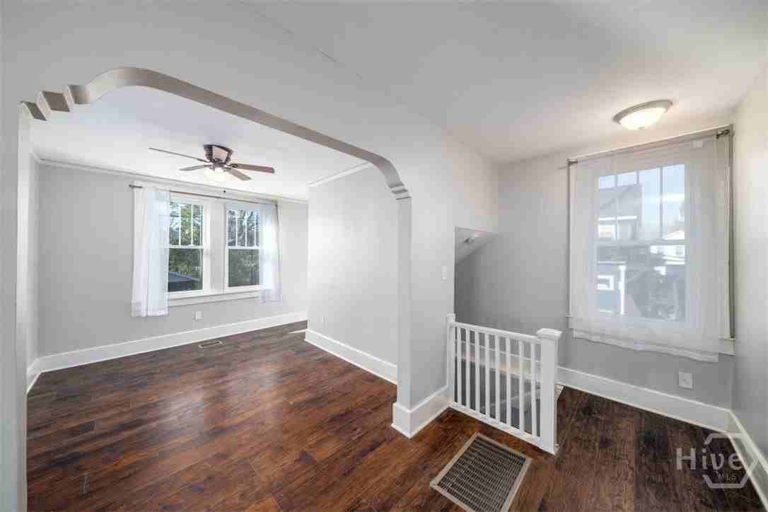 1908 Paulsen St - Photo 5 of 20