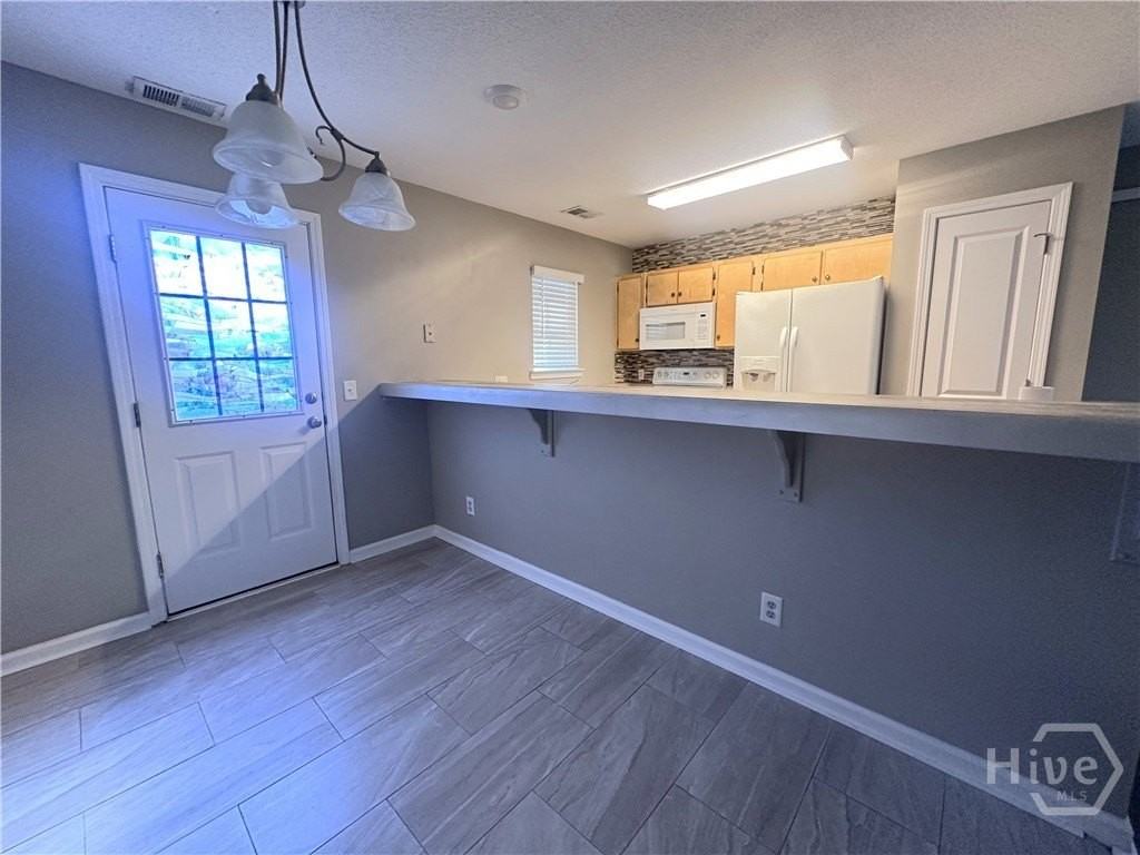 245 Rushing St - Photo 5 of 14