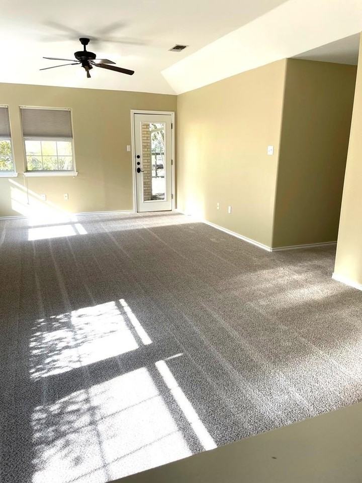 208 Coronado Cir - Photo 6 of 14