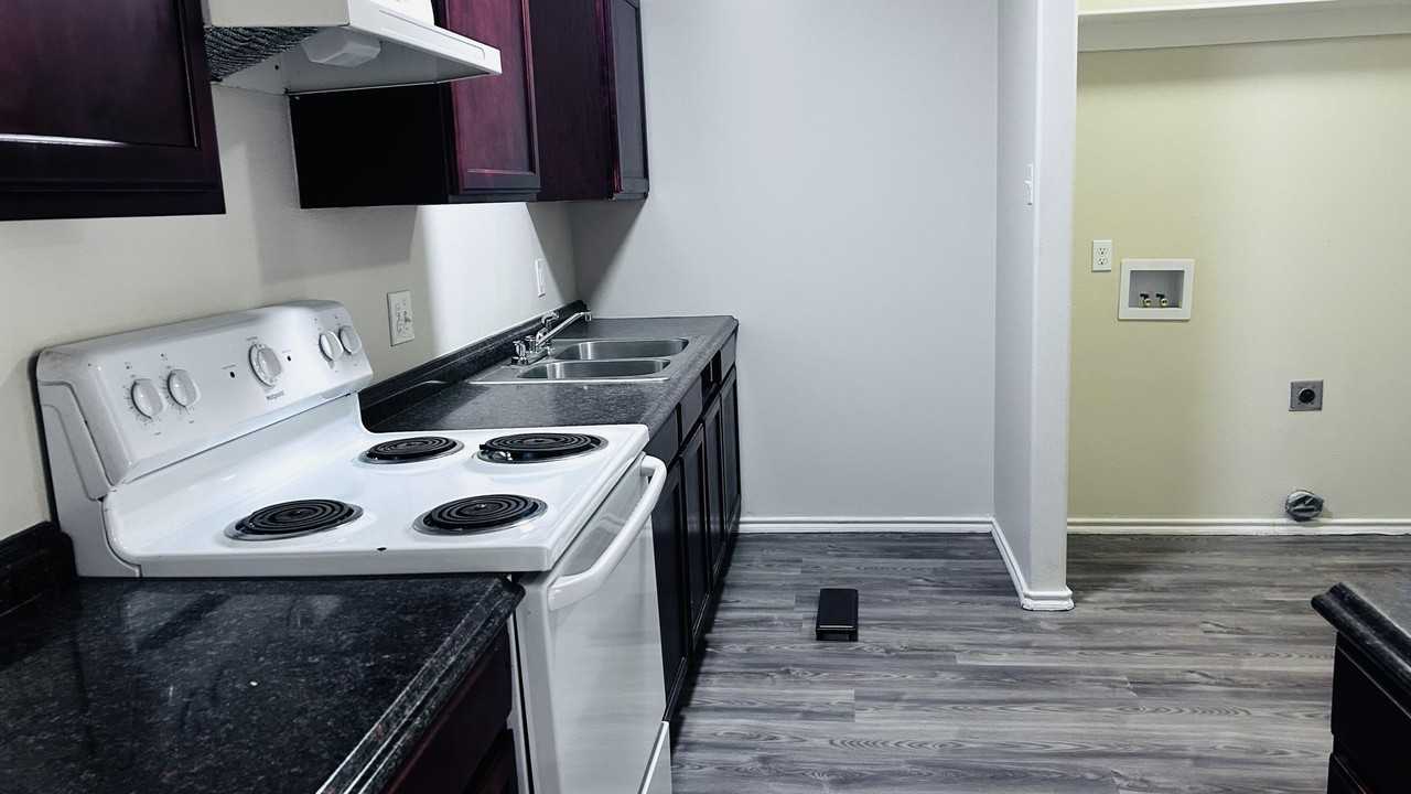 8905 Terrell Ave - Photo 3 of 12