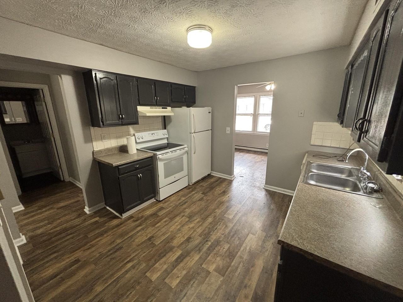 328 Garden Park Dr - Photo 2 of 9