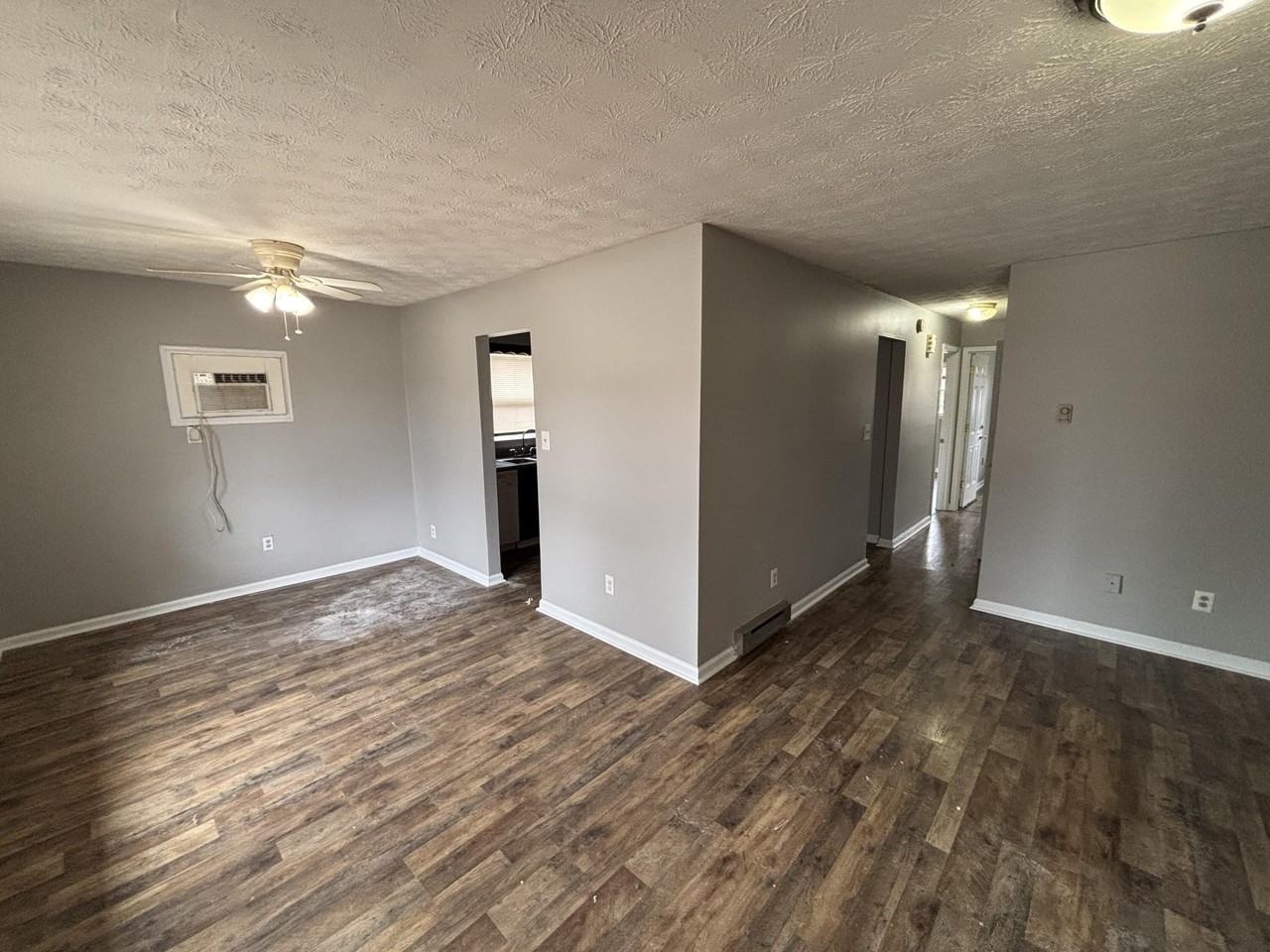 328 Garden Park Dr - Photo 4 of 9