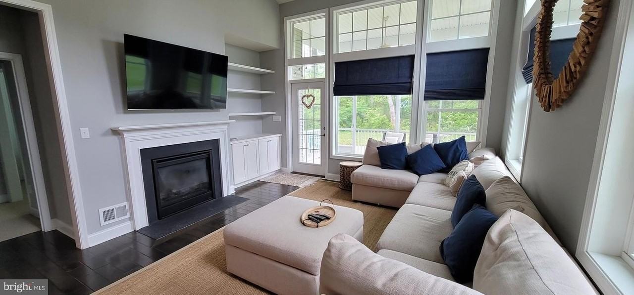 19017 Charlottetown Way - Photo 5 of 29