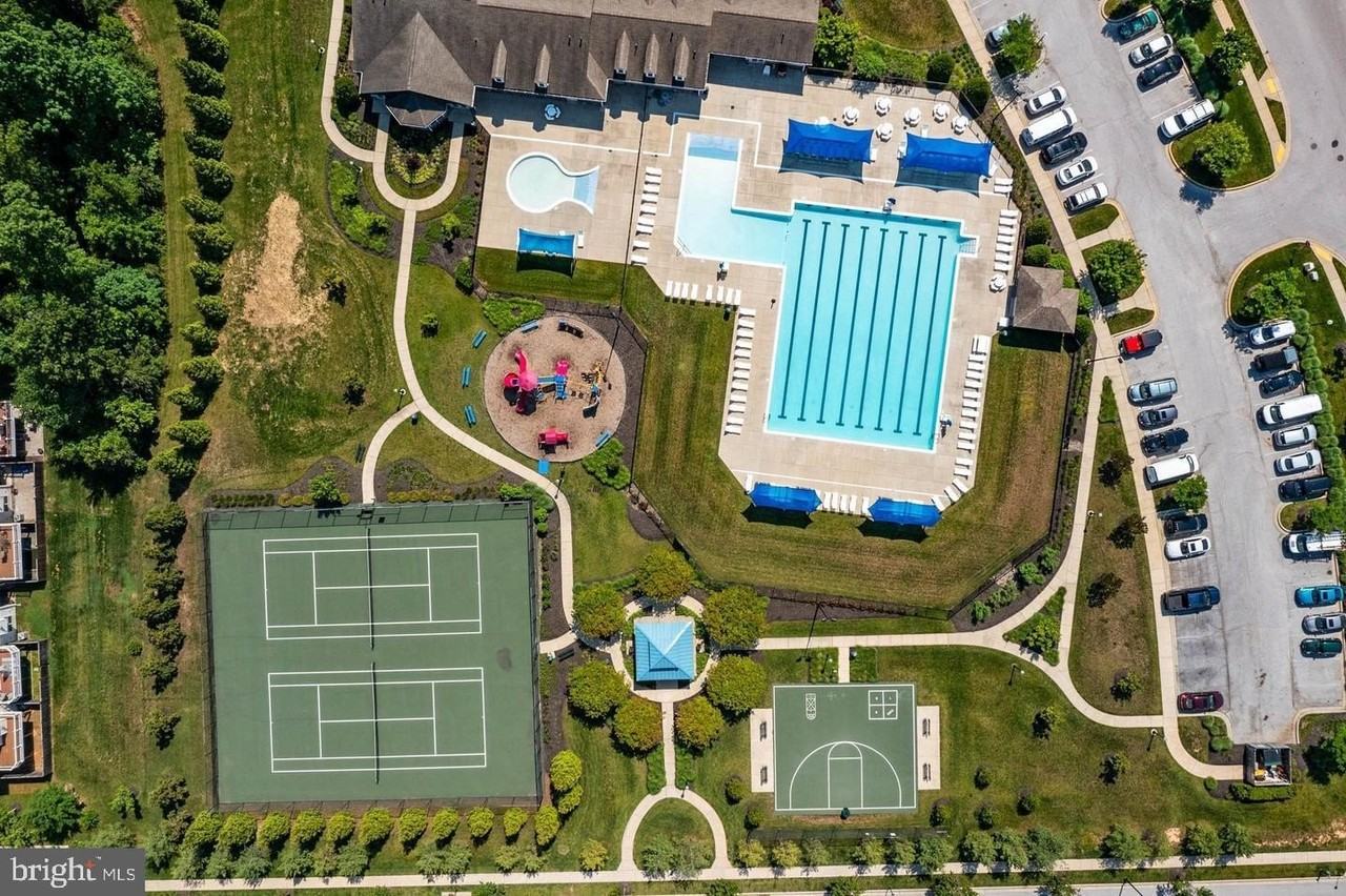 7254 Mockingbird Cir - Photo 2 of 50