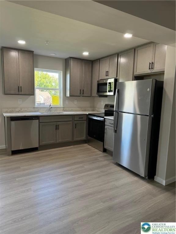 665 Sipos Dr - Photo 4 of 23