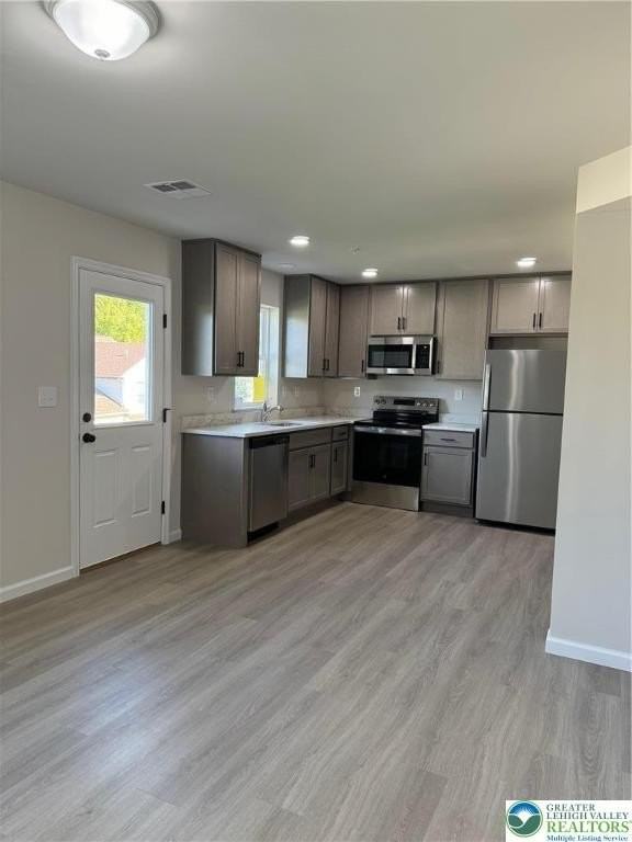 665 Sipos Dr - Photo 5 of 23