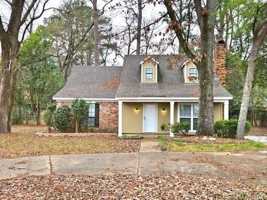 featured image of 1211 Dalraida Rd