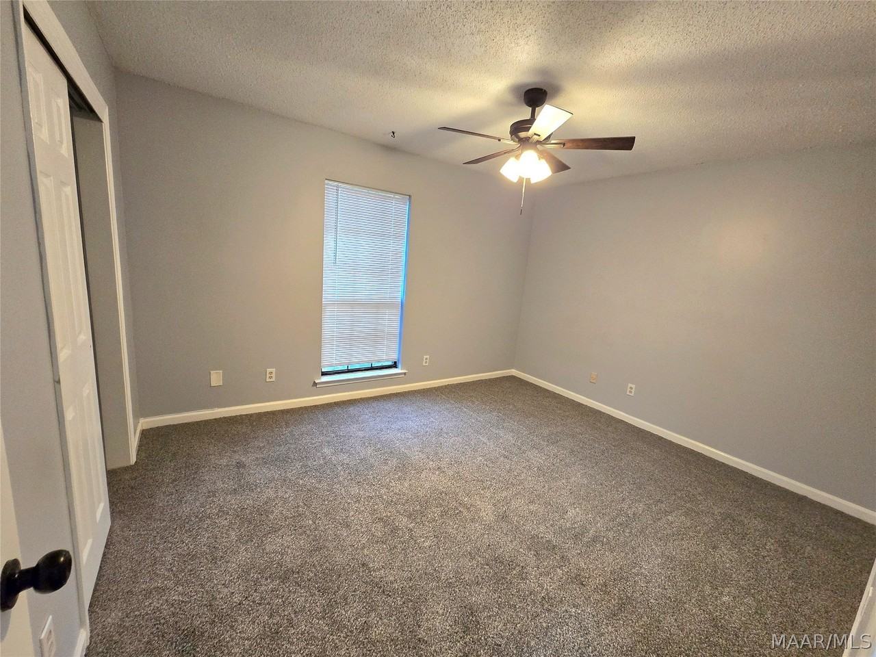 1211 Dalraida Rd - Photo 6 of 22