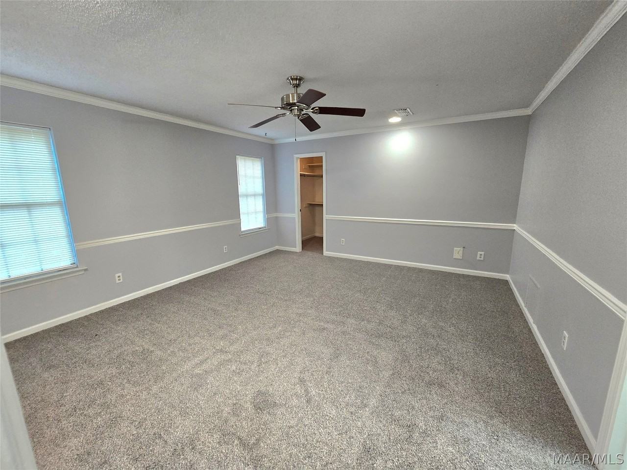 1211 Dalraida Rd - Photo 7 of 22