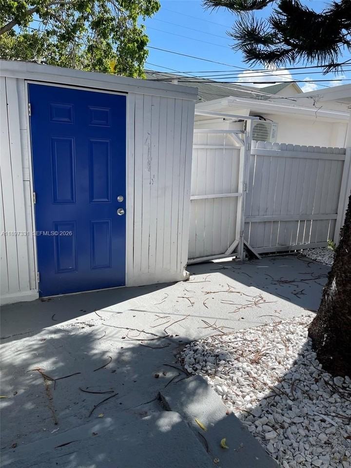 1842 Madison St #1 - Photo 7 of 20