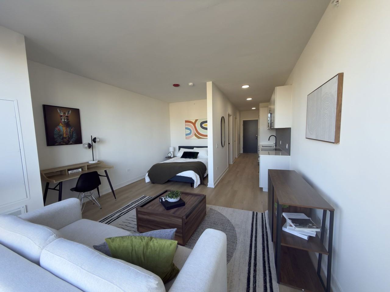 1100 W Grand Ave #305