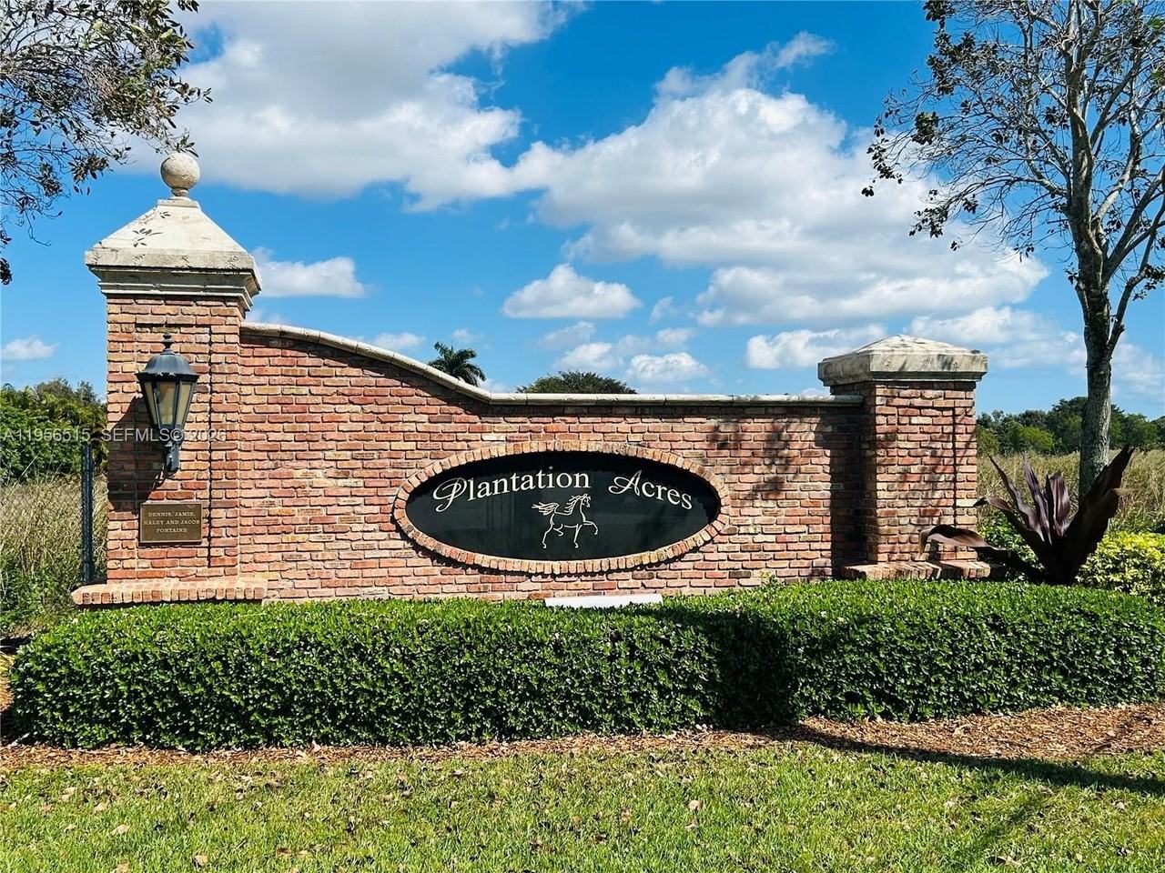 11400 Nw 19th St - Photo 2 of 40