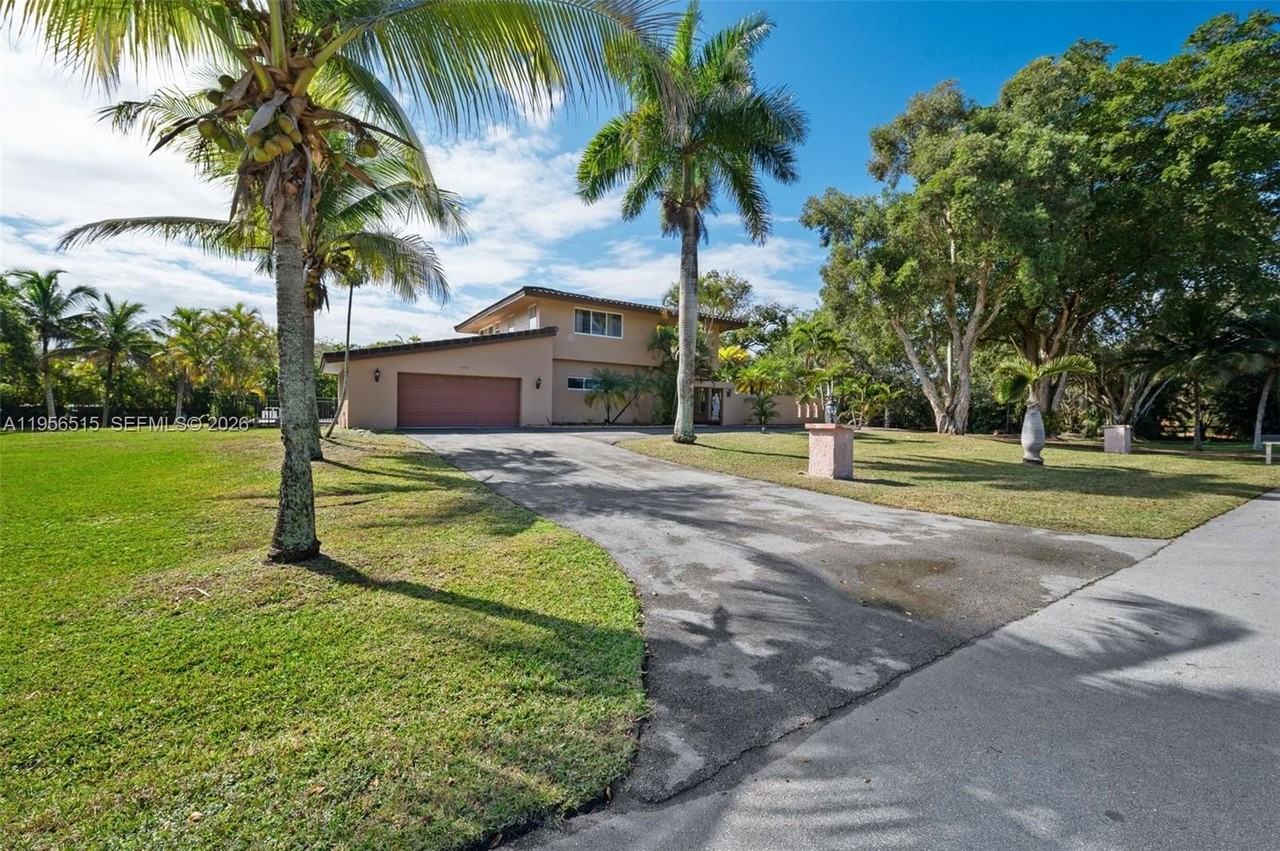 11400 Nw 19th St - Photo 5 of 40