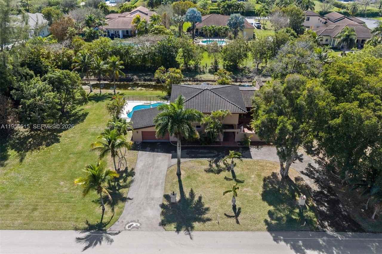 11400 Nw 19th St - Photo 7 of 40