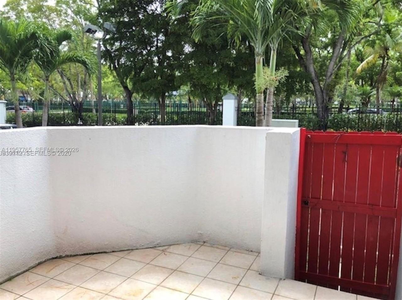 3089 Ne 183rd Ln #89 - Photo 3 of 50