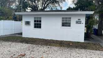 800 Se 15th St #1 - Photo 1 of 1