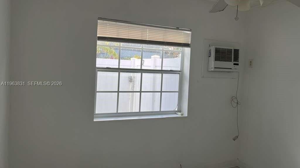 800 Se 15th St #1 - Photo 5 of 17