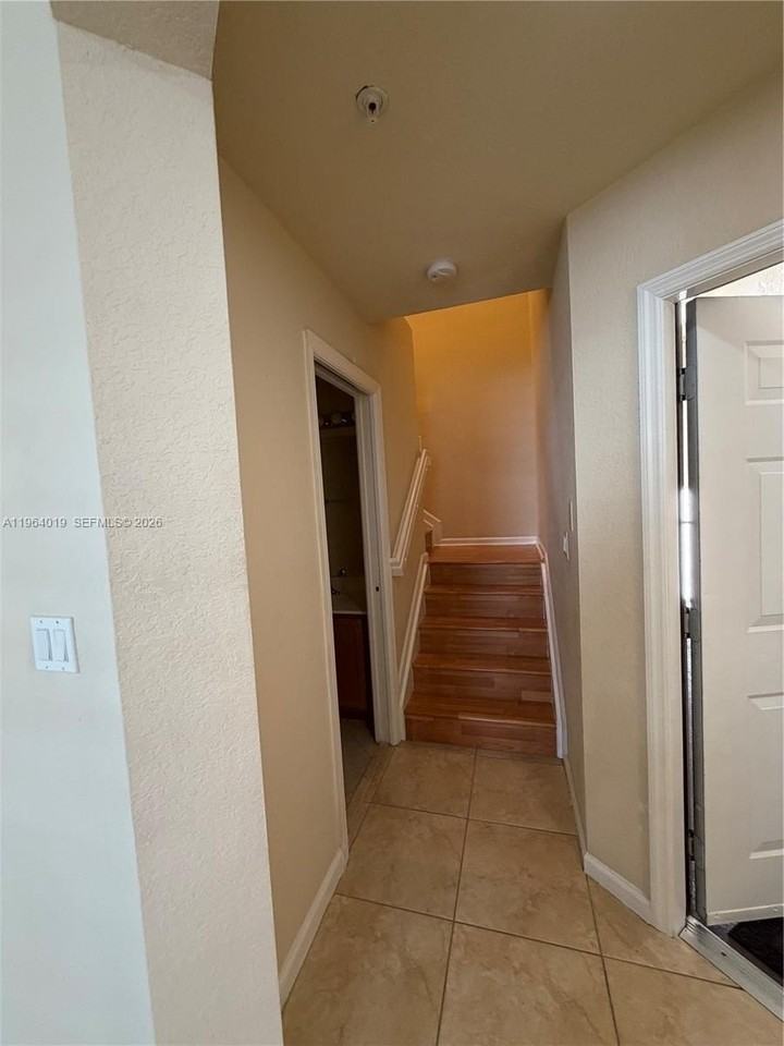 11503 Nw 89th St #212 - Photo 7 of 12