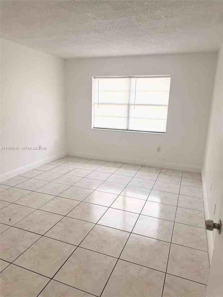 611 Nw 177th St #1-8 - Photo 3 of 5