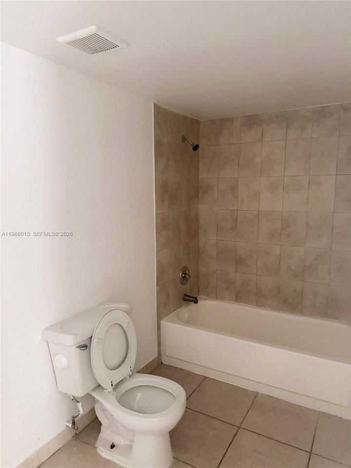 611 Nw 177th St #1-8 - Photo 5 of 5