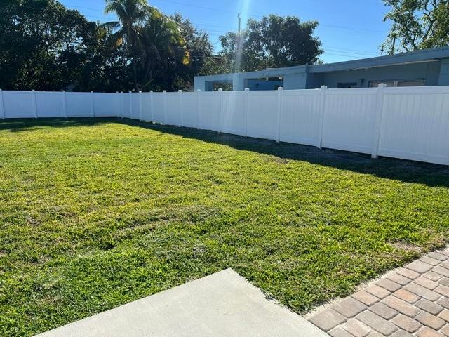 156 Northwest 15th Court - Photo 3 of 8