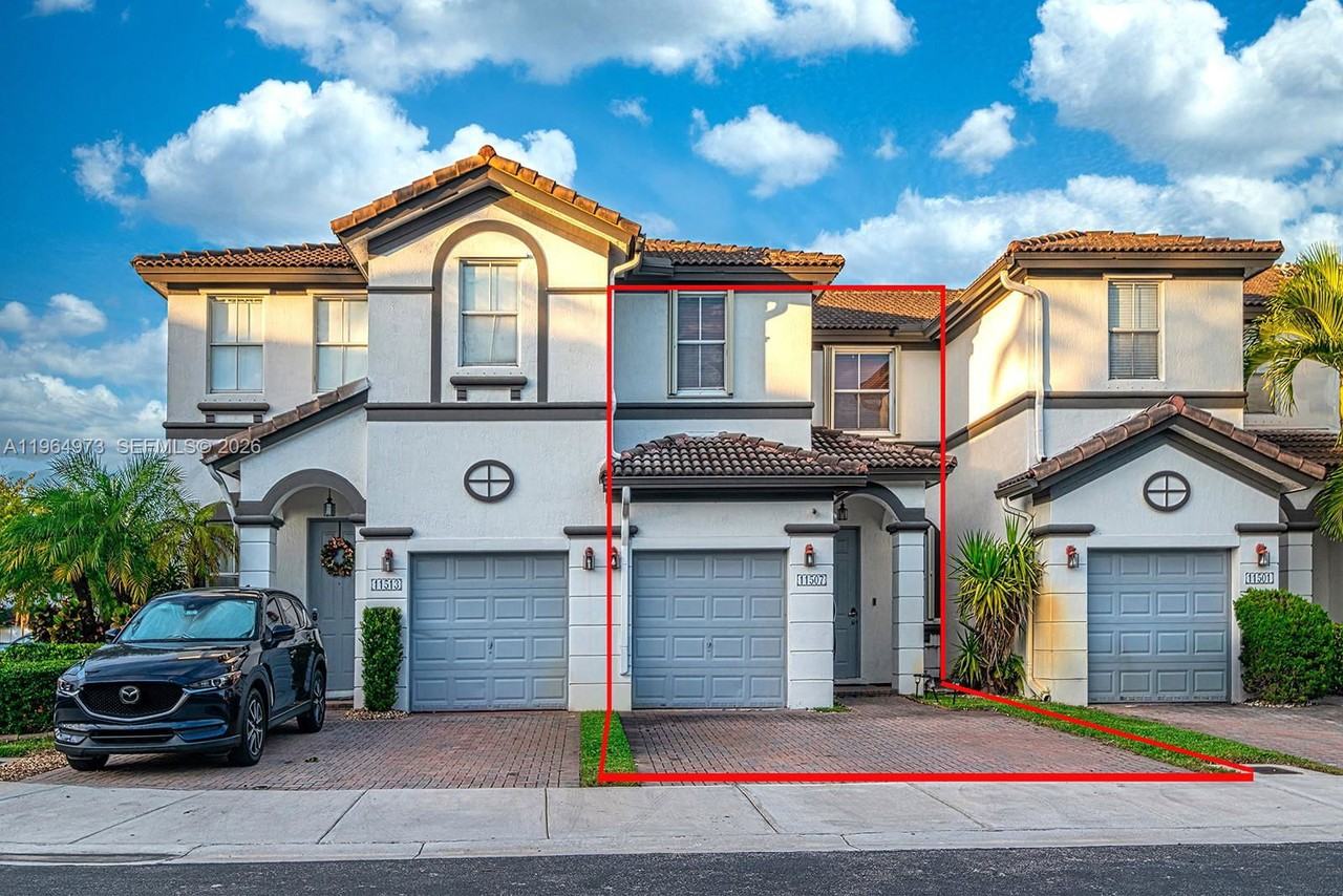 11507 Nw 77th St - Photo 4 of 8