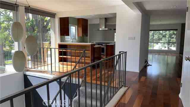 422 S Orange Grove Blvd - Photo 2 of 8