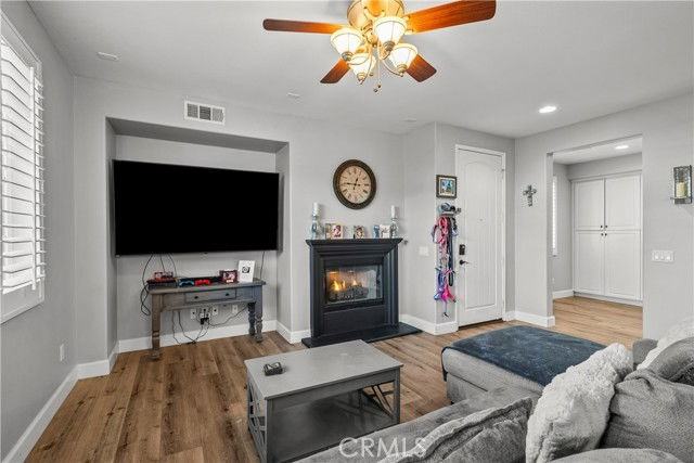 28414 Casselman Ln - Photo 2 of 8