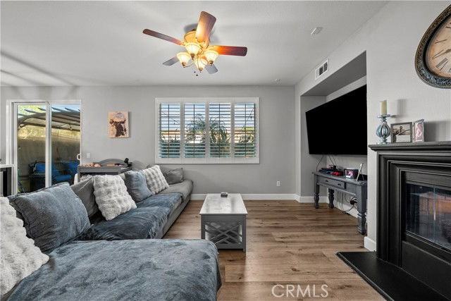 28414 Casselman Ln - Photo 3 of 8