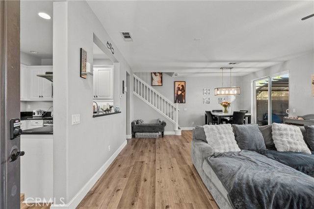 28414 Casselman Ln - Photo 5 of 8