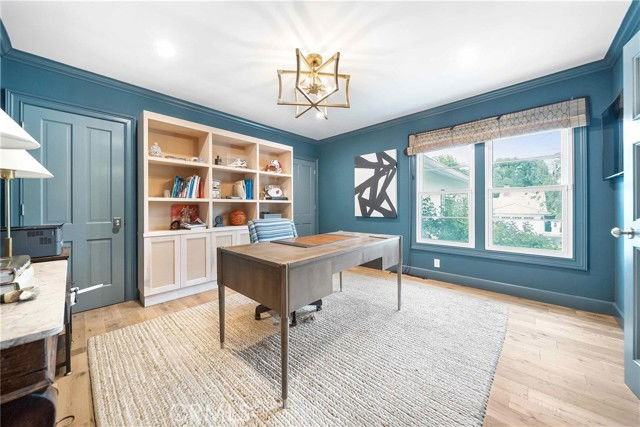 16544 Greenleaf St - Photo 4 of 8