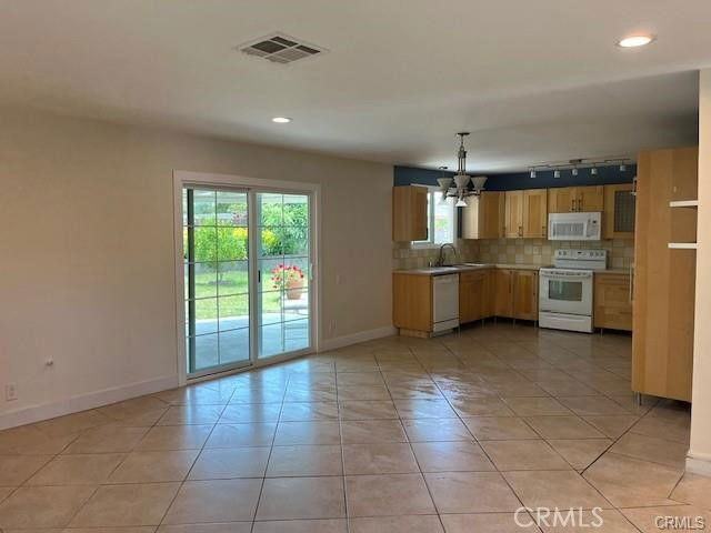 22648 Mobile St - Photo 5 of 8