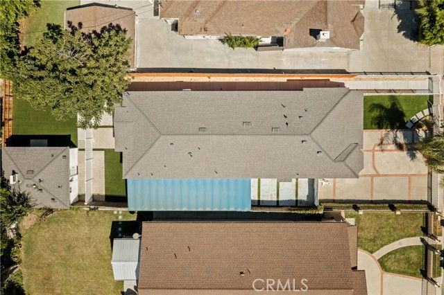 15233 Camarillo St - Photo 3 of 8