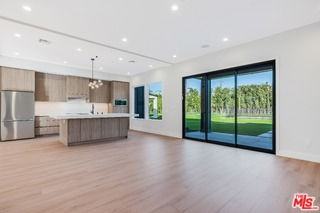 8670 Encino Ave - Photo 5 of 8