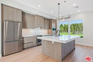 8670 Encino Ave - Photo 7 of 8