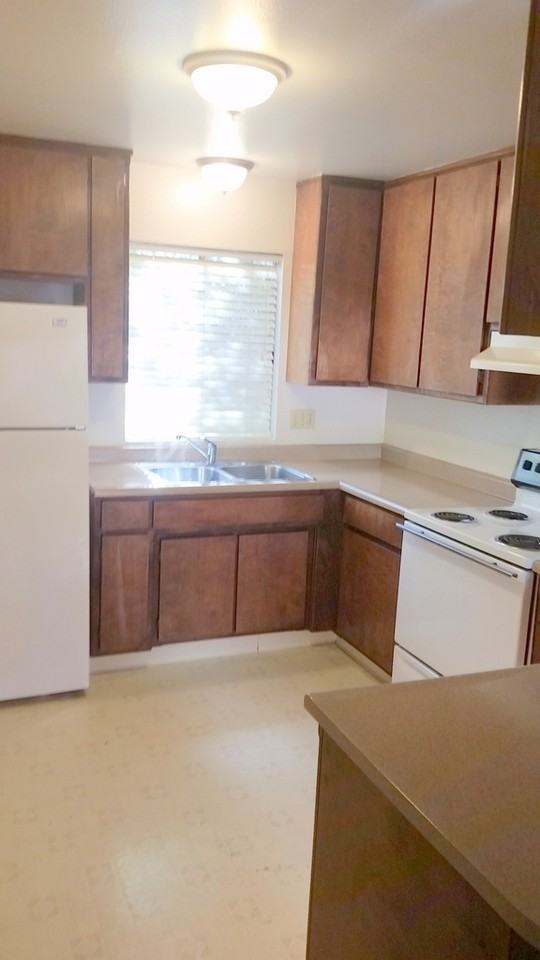 985 Salem St. (G) - Photo 7 of 16