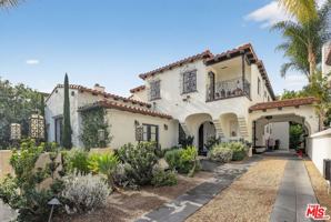 featured image of 10749 Weyburn Ave