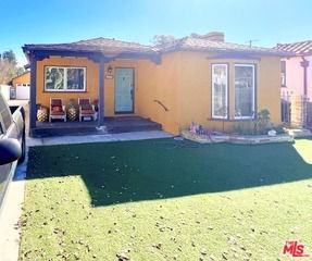 2652 S Bedford St - Photo 2 of 8