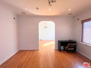 2652 S Bedford St - Photo 6 of 8